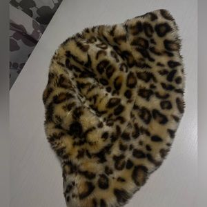 Bijoux Terner Bucket Hat, One-Size velvet